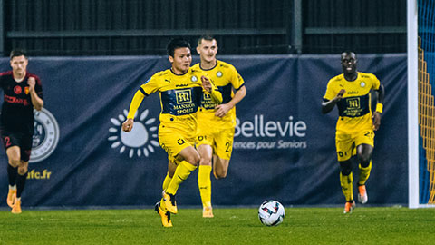 Quang Hải được ra sân, Pau thắng mong manh